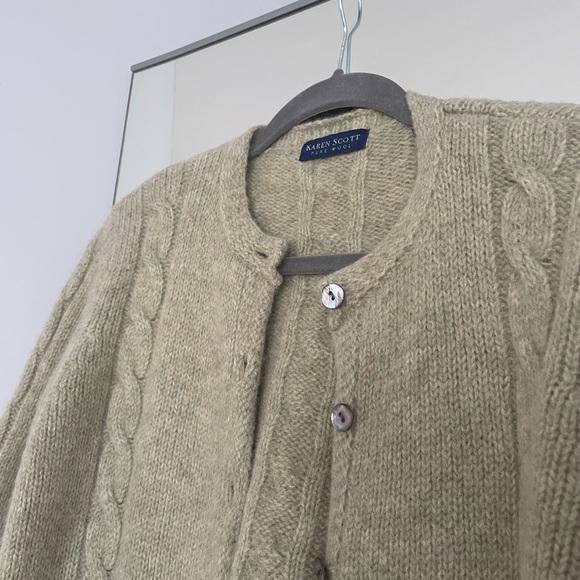 Vintage Karen Scott 100% wool cardigan - Picture 3 of 4